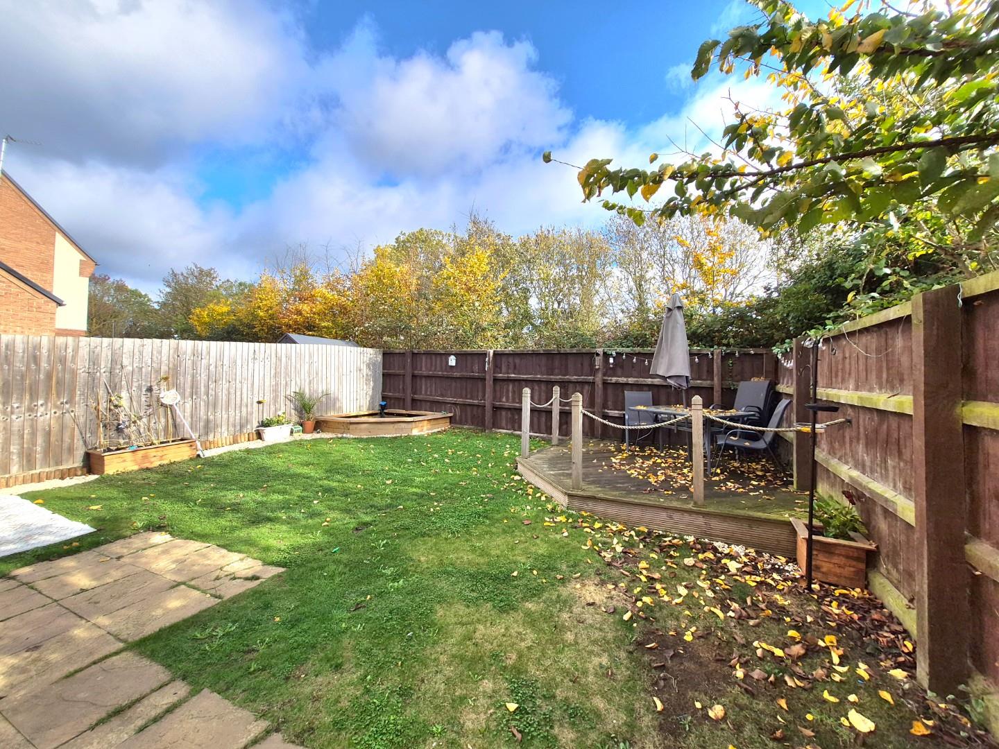 Holdenby Lane, Earls Barton