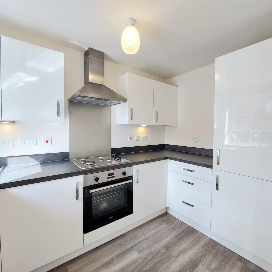 Mardell Way, Overstone