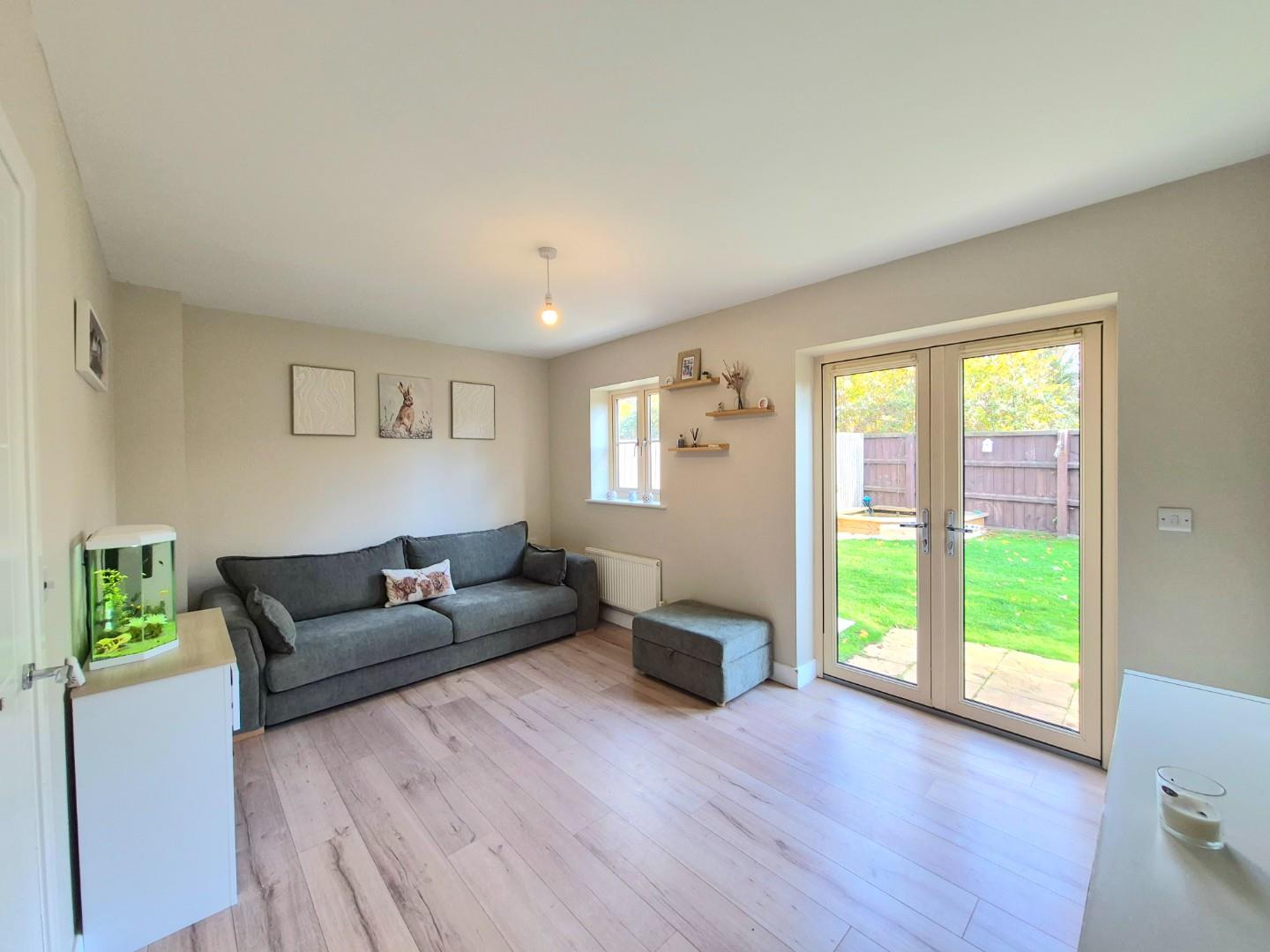 Holdenby Lane, Earls Barton