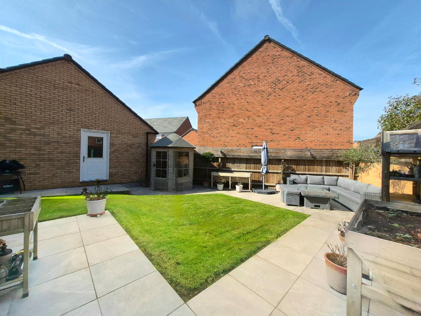 Golding Crescent, Earls Barton