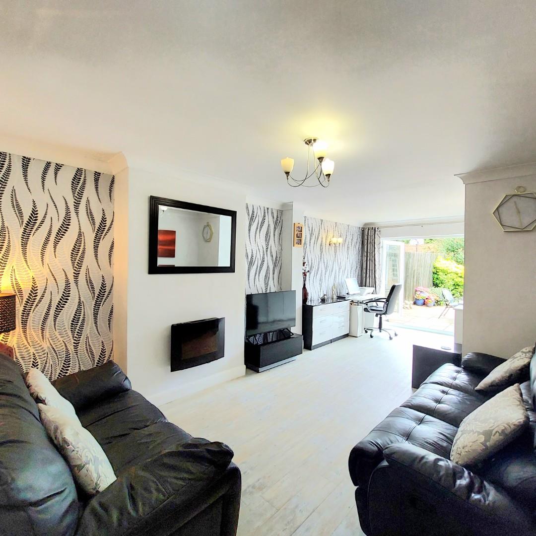 Northampton Road, Earls Barton