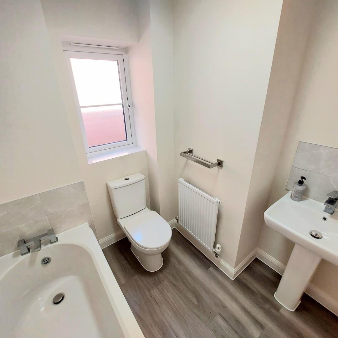 Mardell Way, Overstone