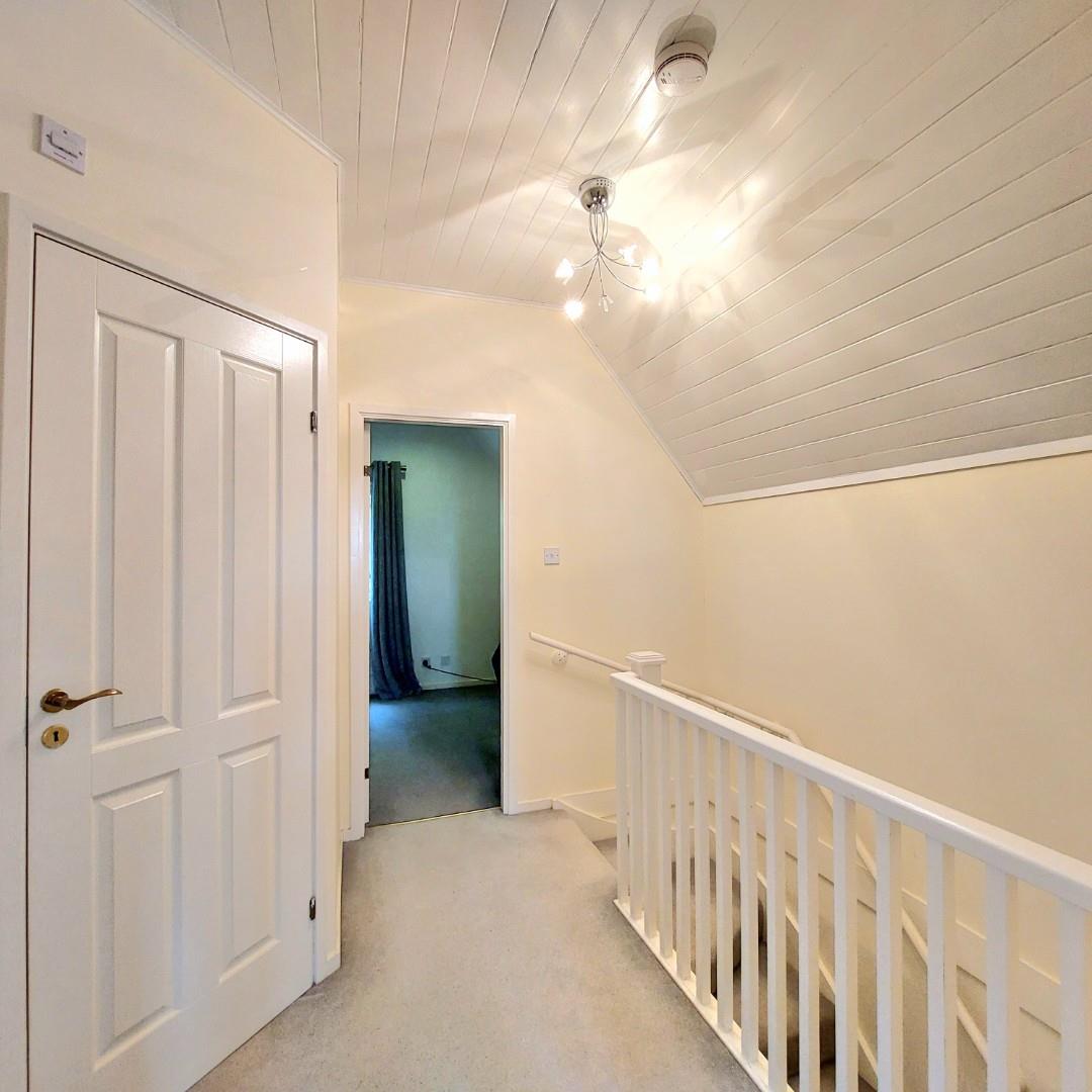 The Roundel, Overstone