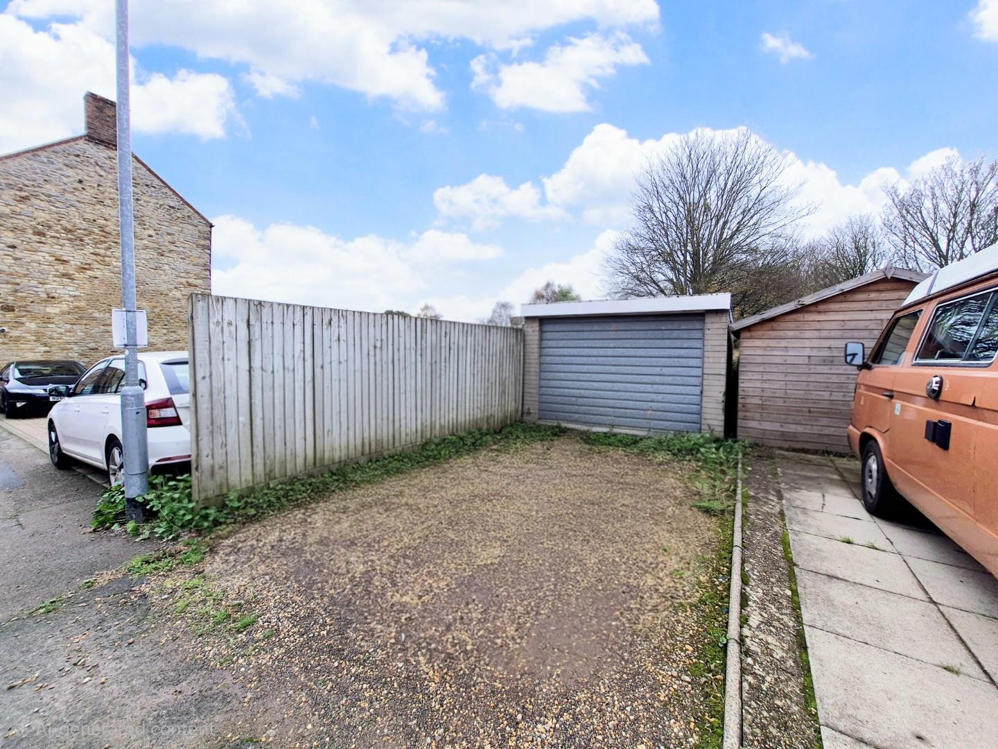 Tebbutts Yard, Earls Barton