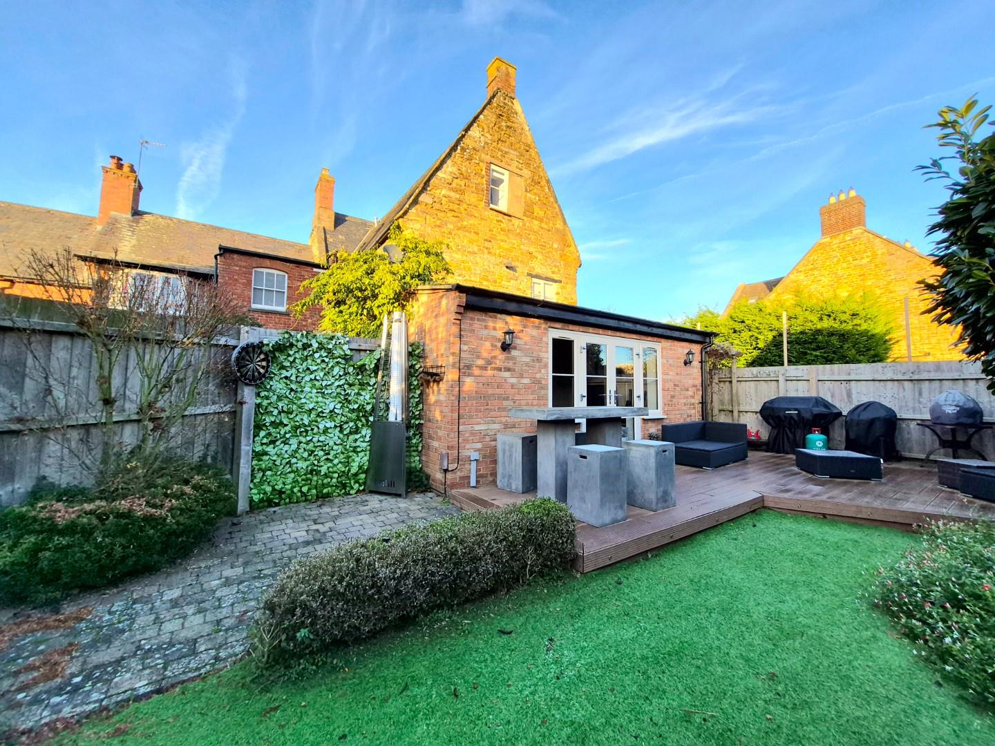 Park Close, Earls Barton