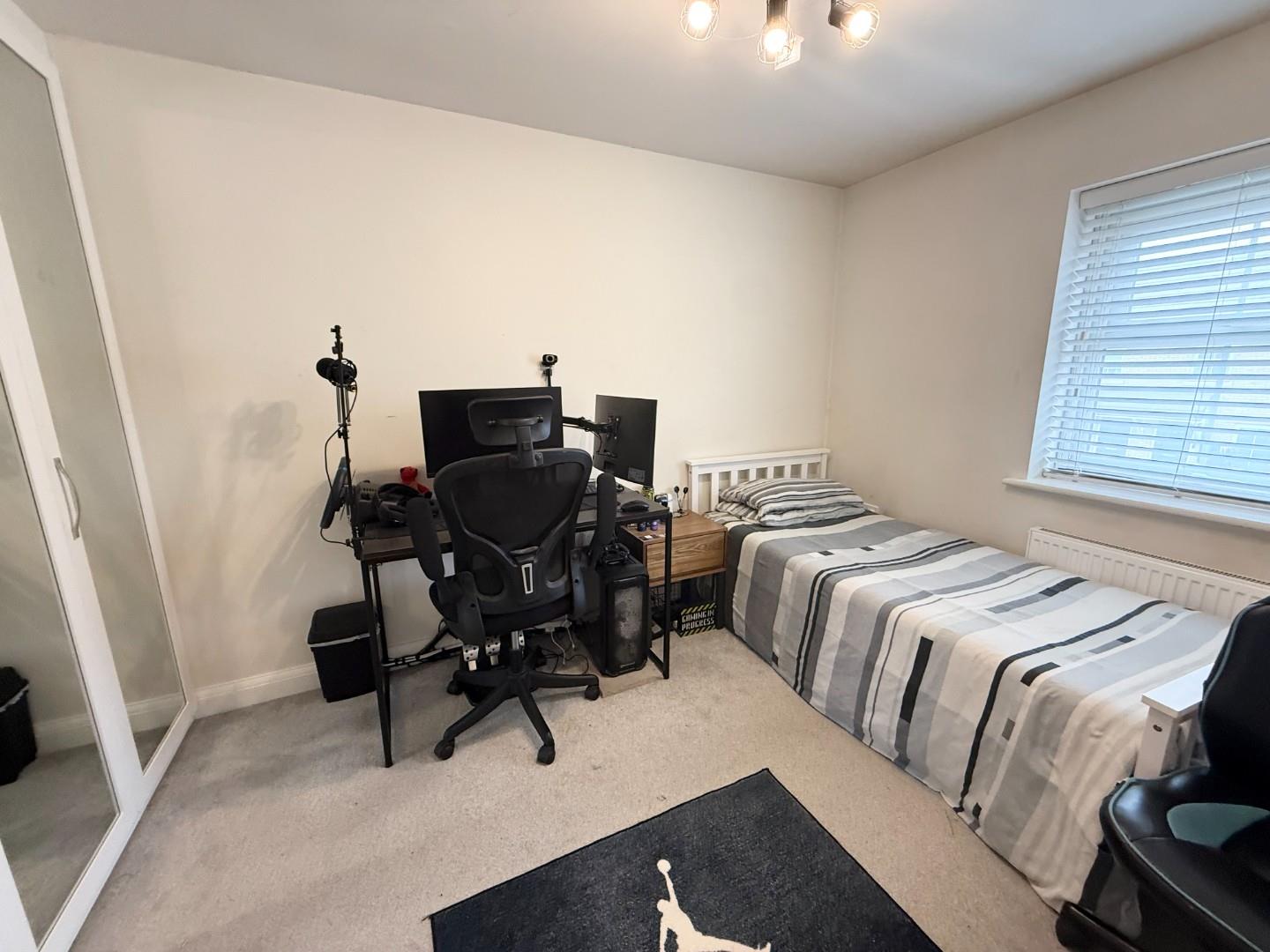 Golding Crescent, Earls Barton