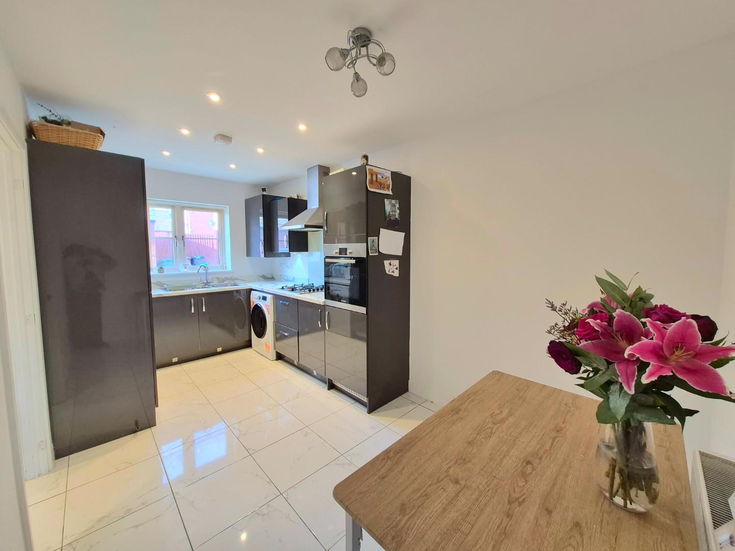 Holdenby Lane, Earls Barton