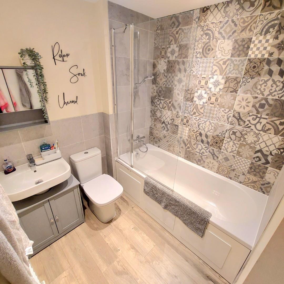 Holdenby Lane, Earls Barton