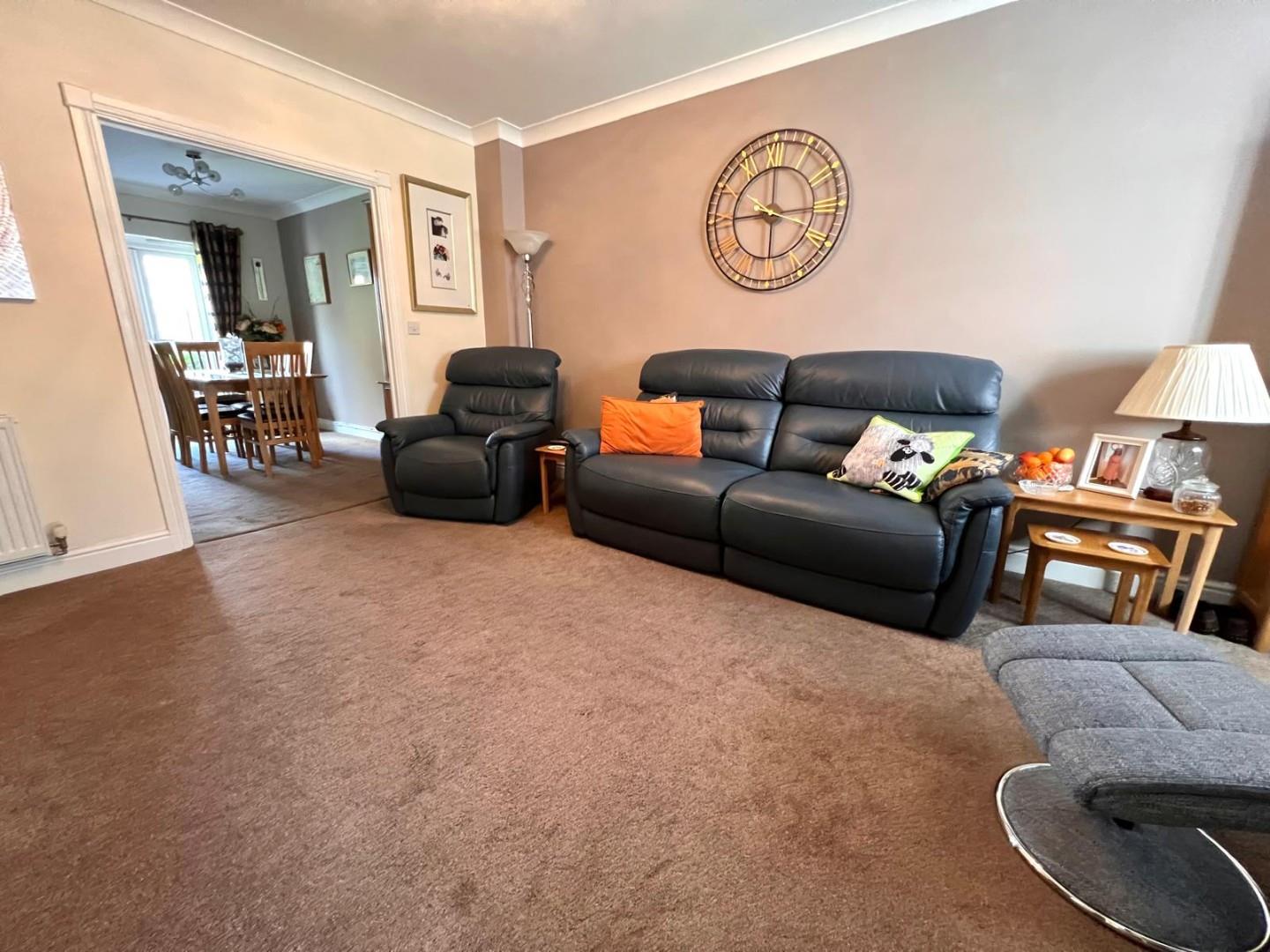 Thompson Close, St Crispin