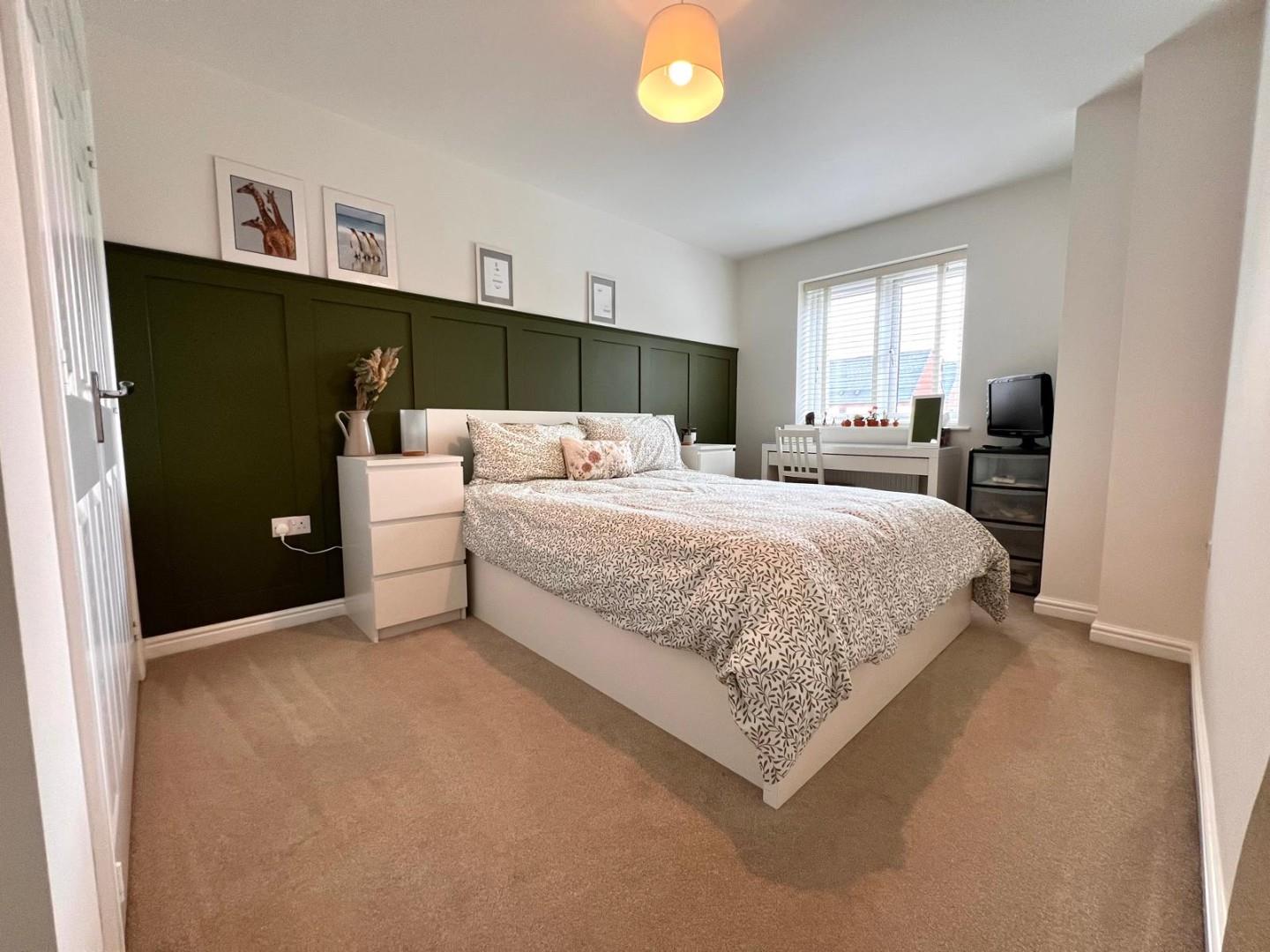 Jennings Close, St. Crispin