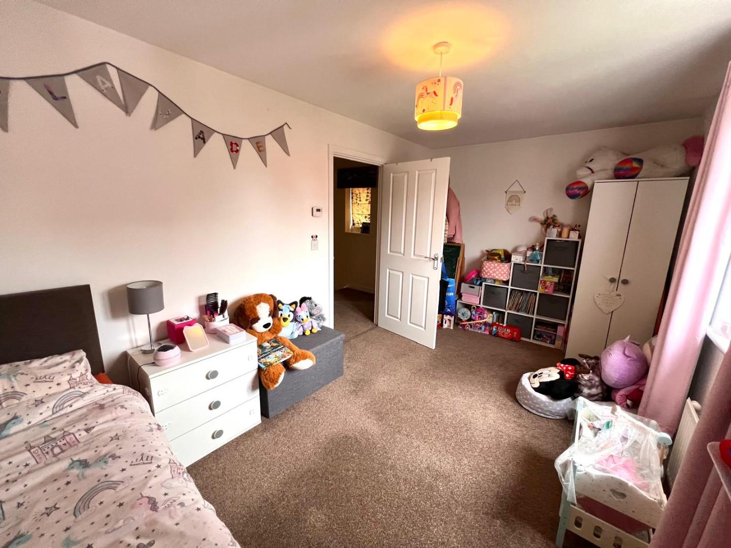 Kent Crescent, St. Crispin