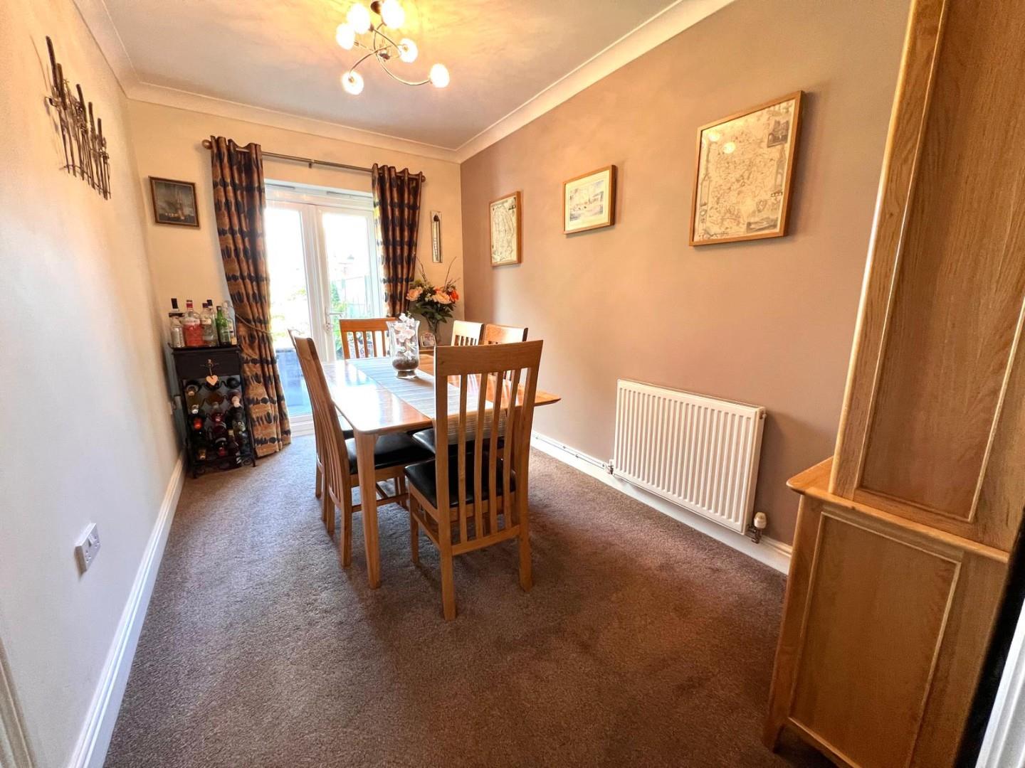 Thompson Close, St Crispin