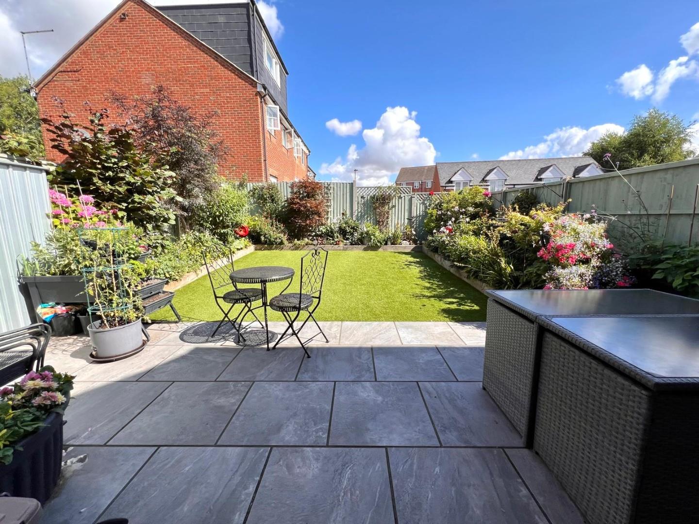 Thompson Close, St Crispin