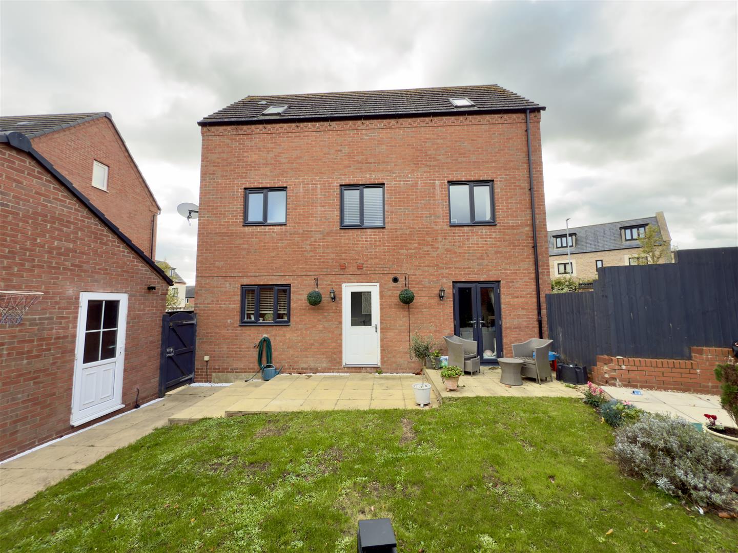 Balmoral Close, St. Crispin