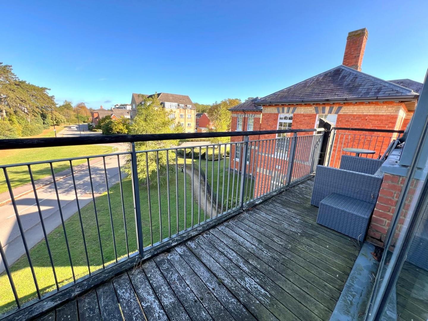 South Meadow Road, St. Crispin