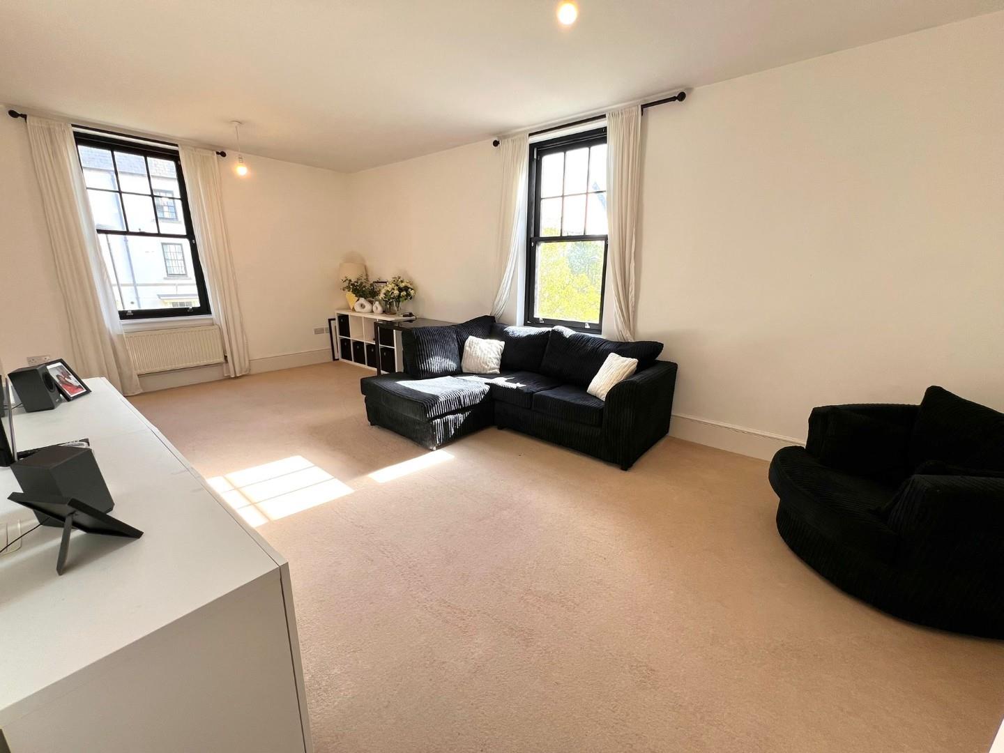 Black Cat Drive, Upton