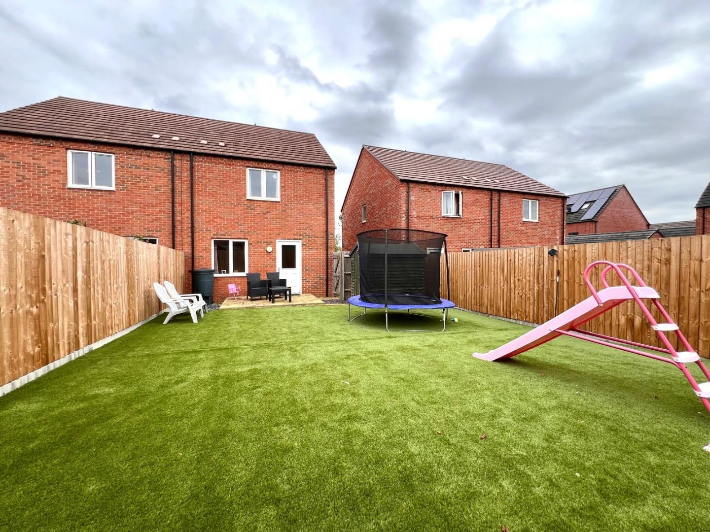 Kent Crescent, St. Crispin