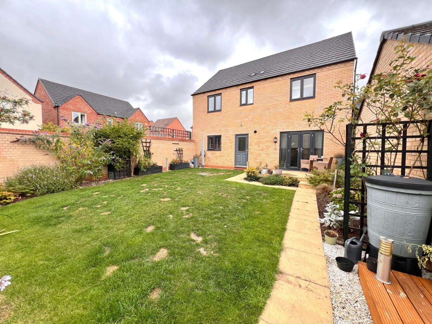 Jennings Close, St. Crispin