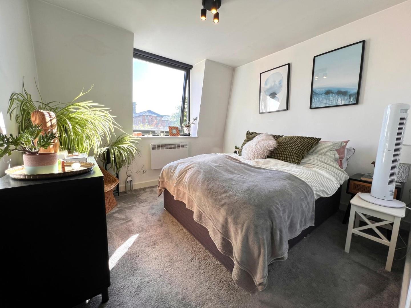 South Meadow Road, St. Crispin