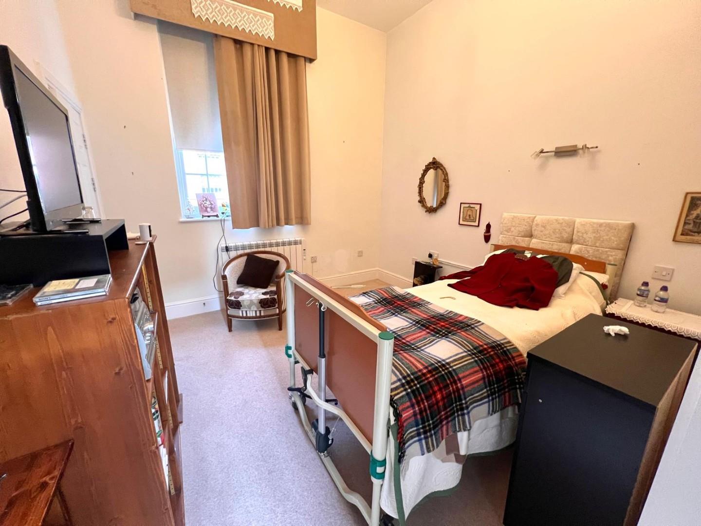 South Meadow Road, St. Crispin