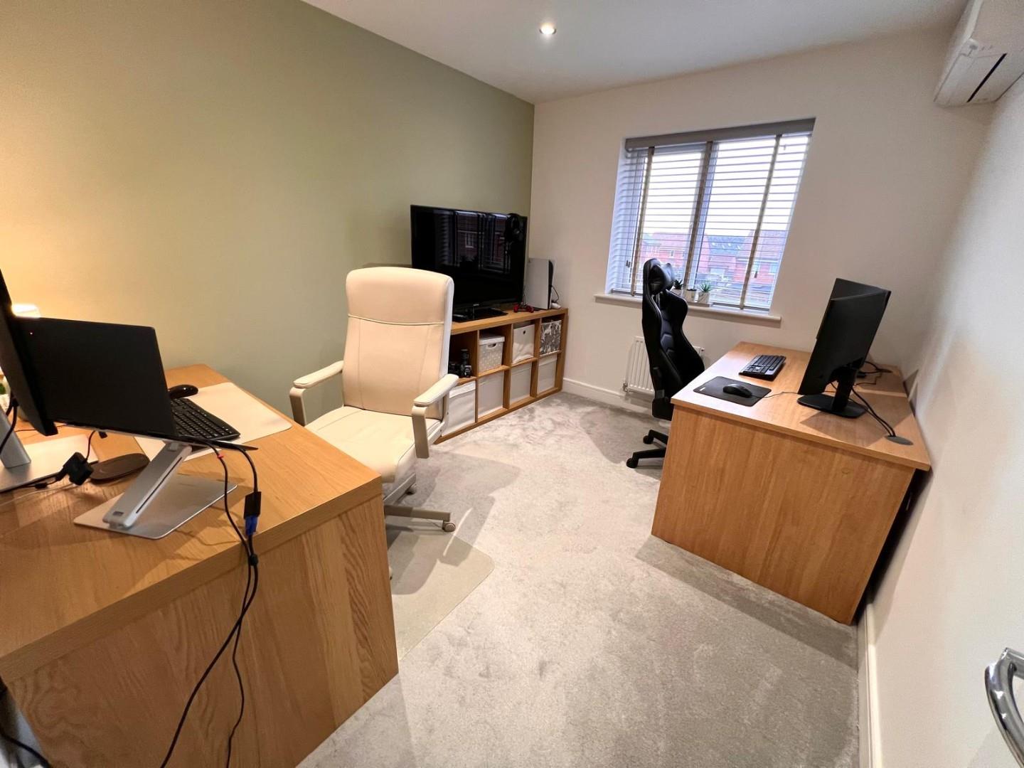 Aynhoe Road, St. Crispin