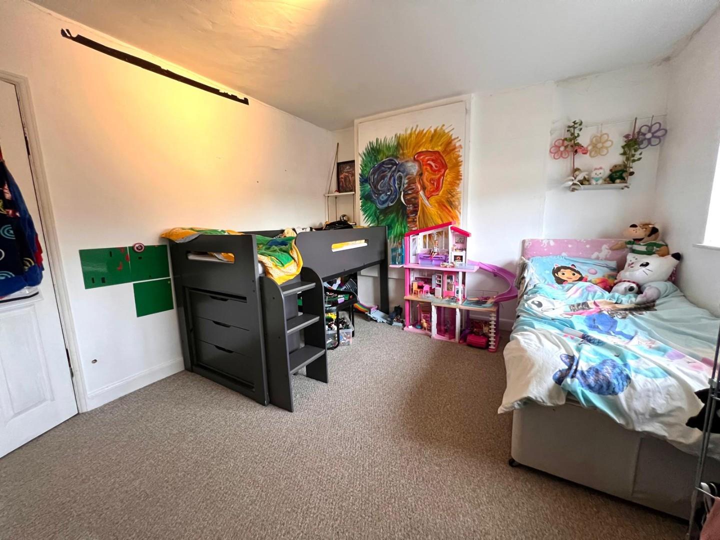 Tintern Avenue, Spencer