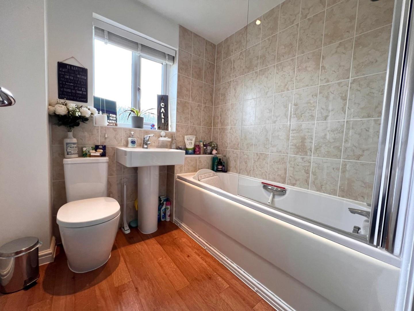 Jennings Close, St. Crispin