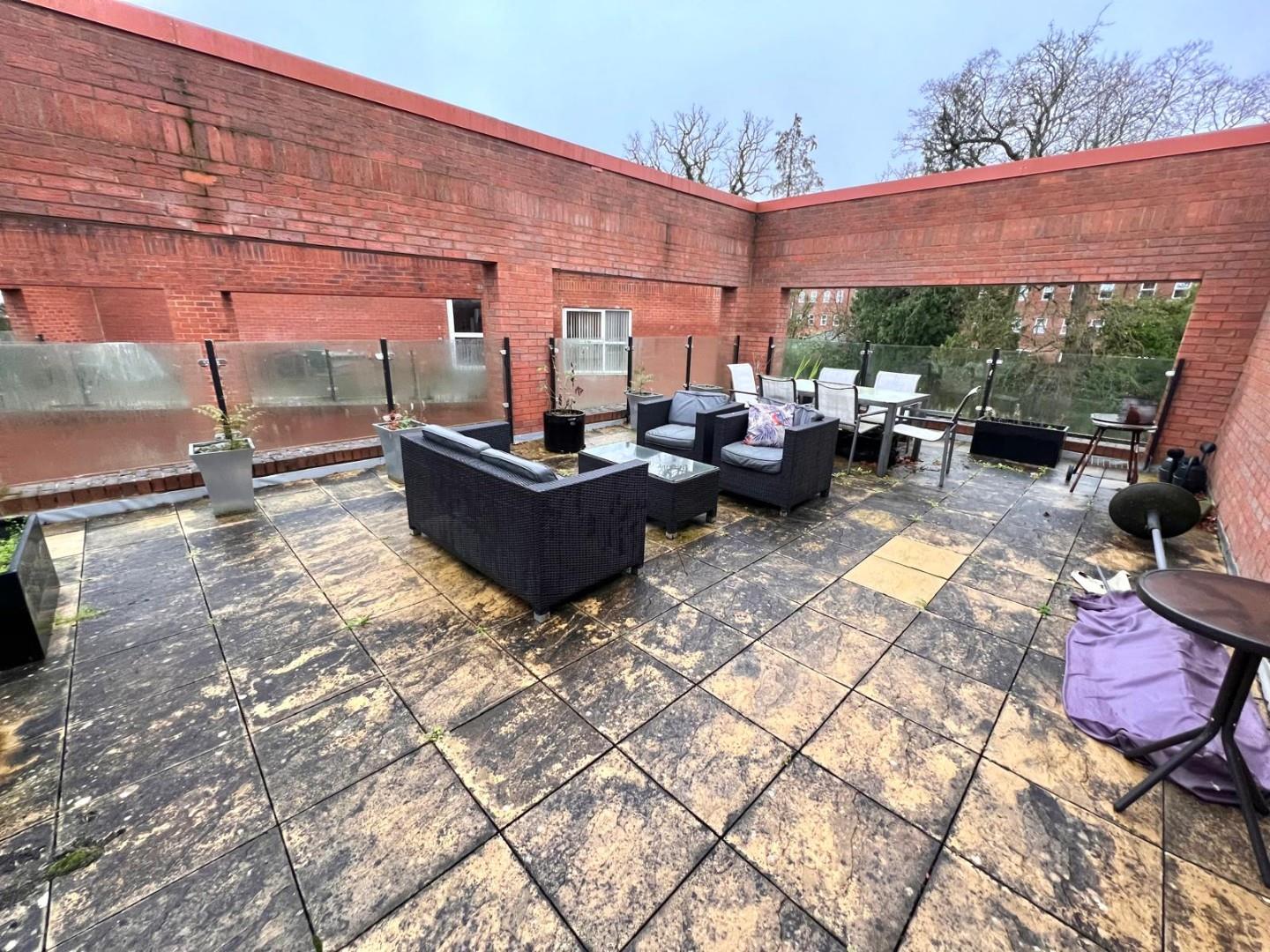 St. Crispin Drive, St. Crispin