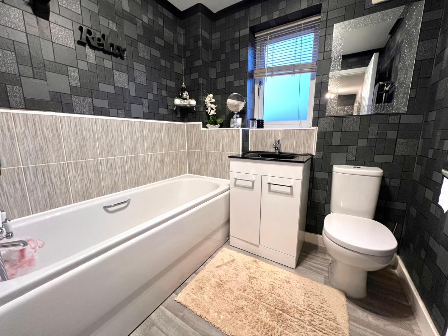 Hever Close, St. Crispin