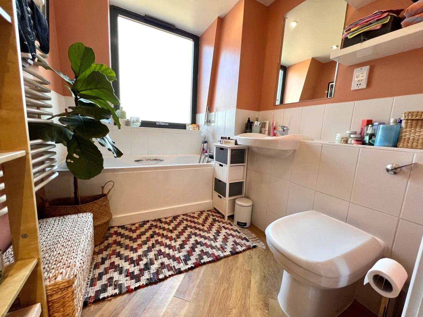 South Meadow Road, St. Crispin