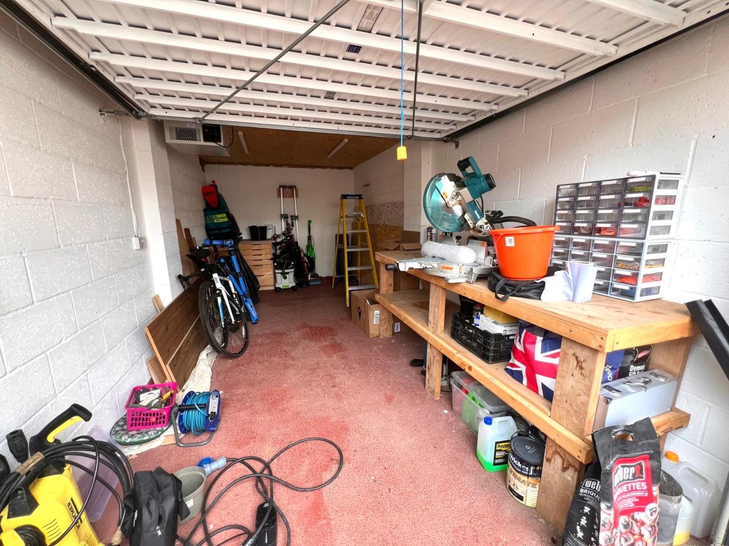 Jennings Close, St. Crispin