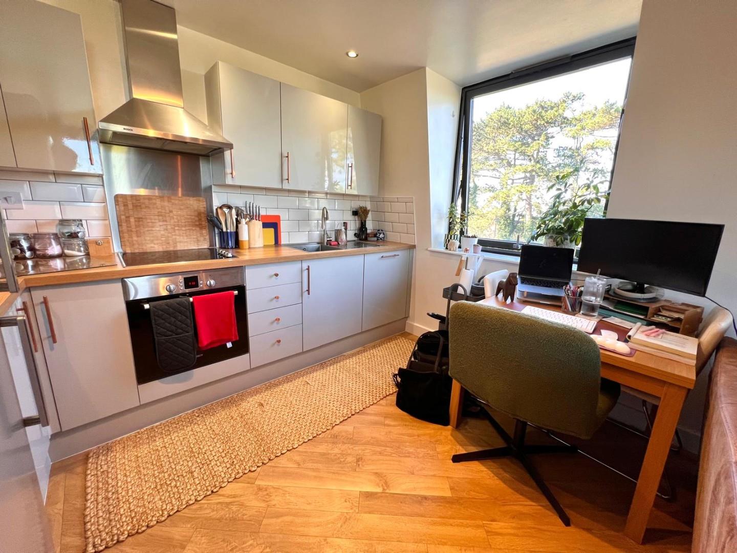 South Meadow Road, St. Crispin