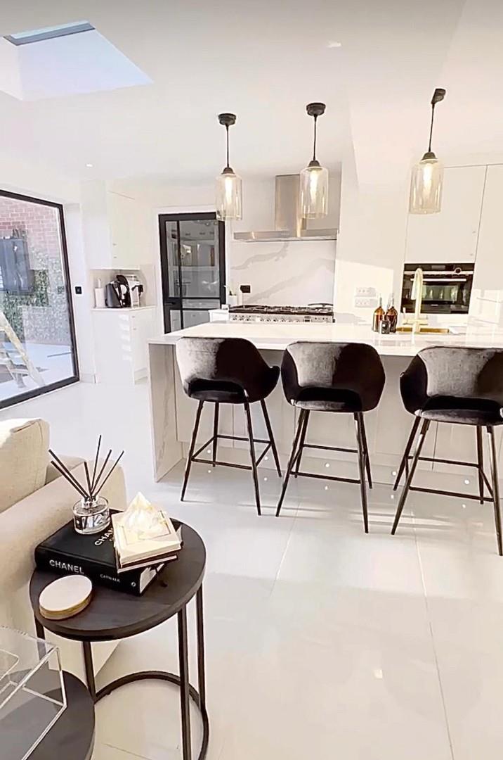 Pemberley Walk, Balmoral Close, St. Crispin