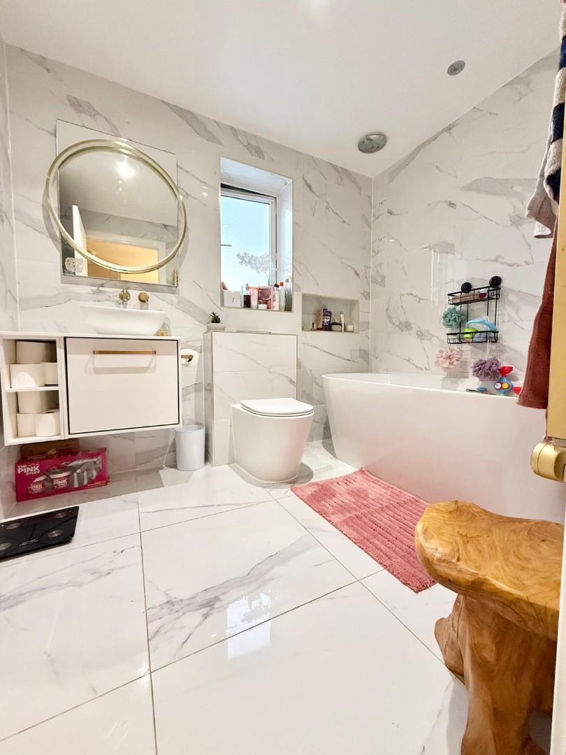 Pemberley Walk, Balmoral Close, St. Crispin