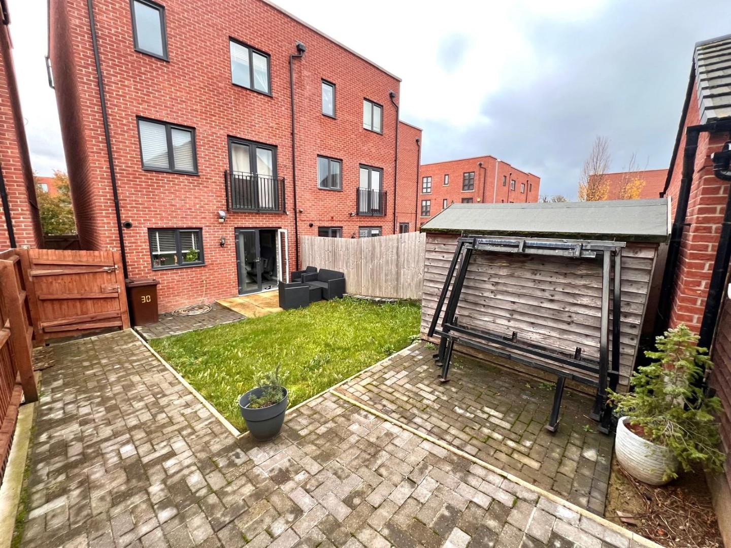 Hever Close, St. Crispin