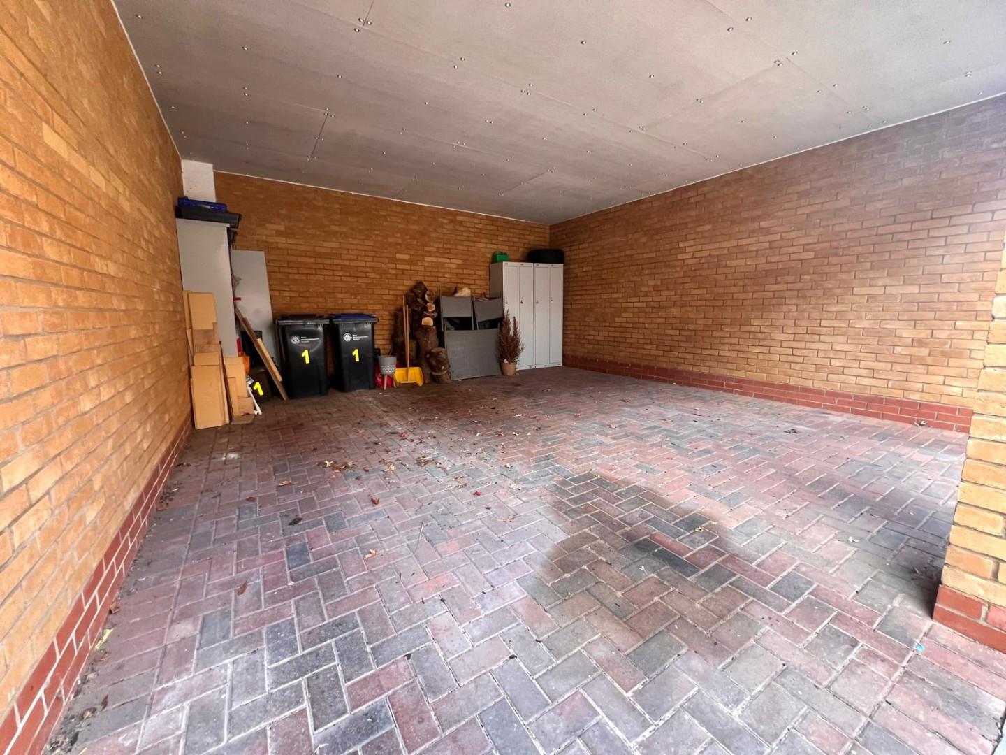 Ashby Wood Mews, Upton