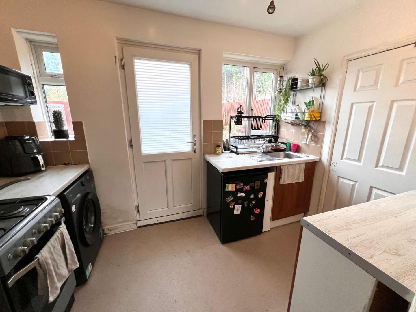 Tintern Avenue, Spencer