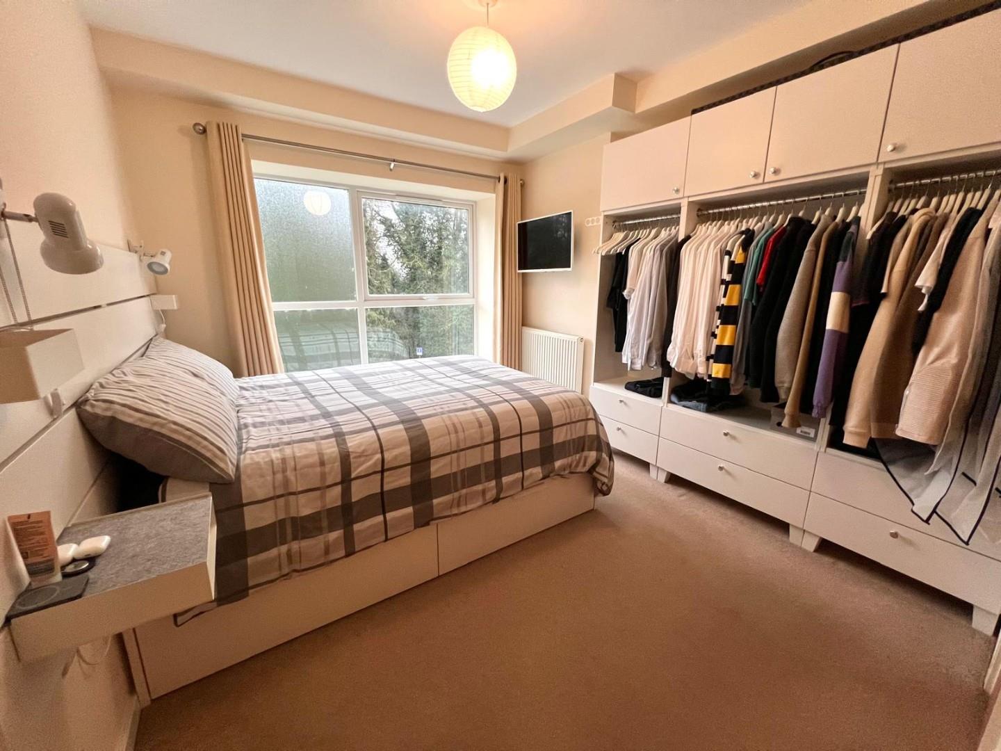 St. Crispin Drive, St. Crispin