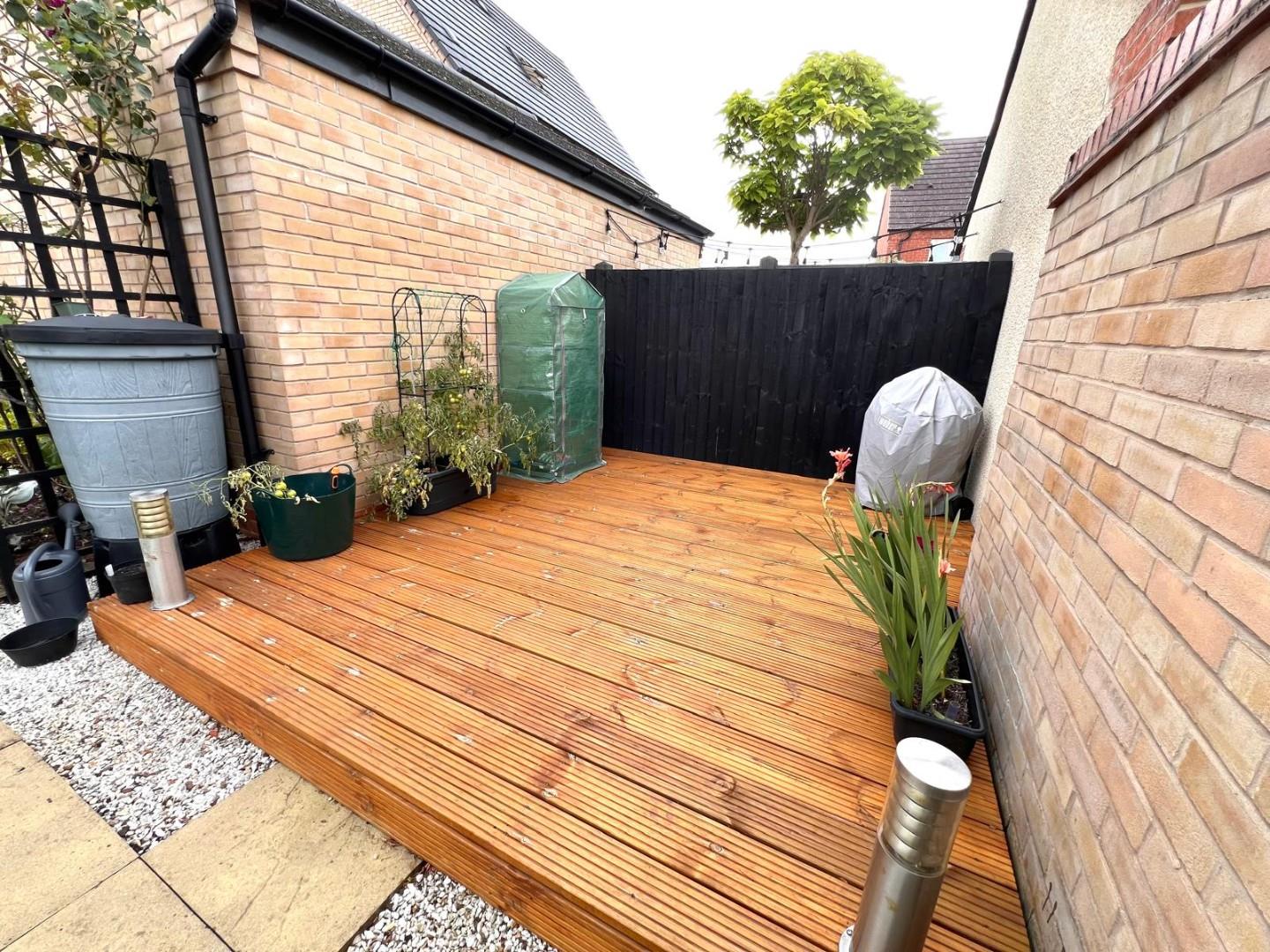 Jennings Close, St. Crispin