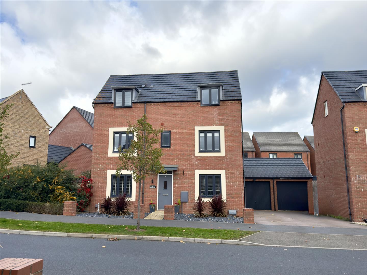 Balmoral Close, St. Crispin