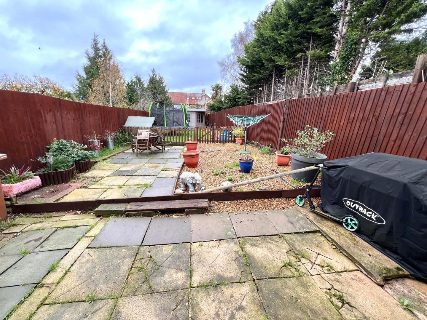 Tintern Avenue, Spencer