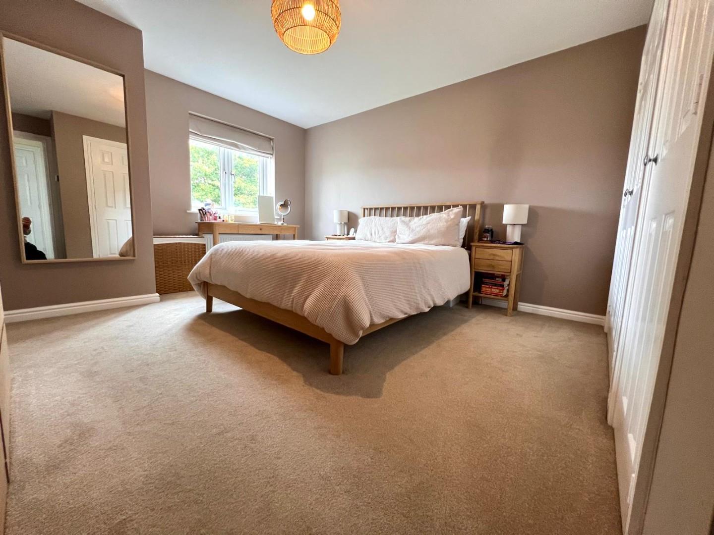 Jennings Close, St. Crispin