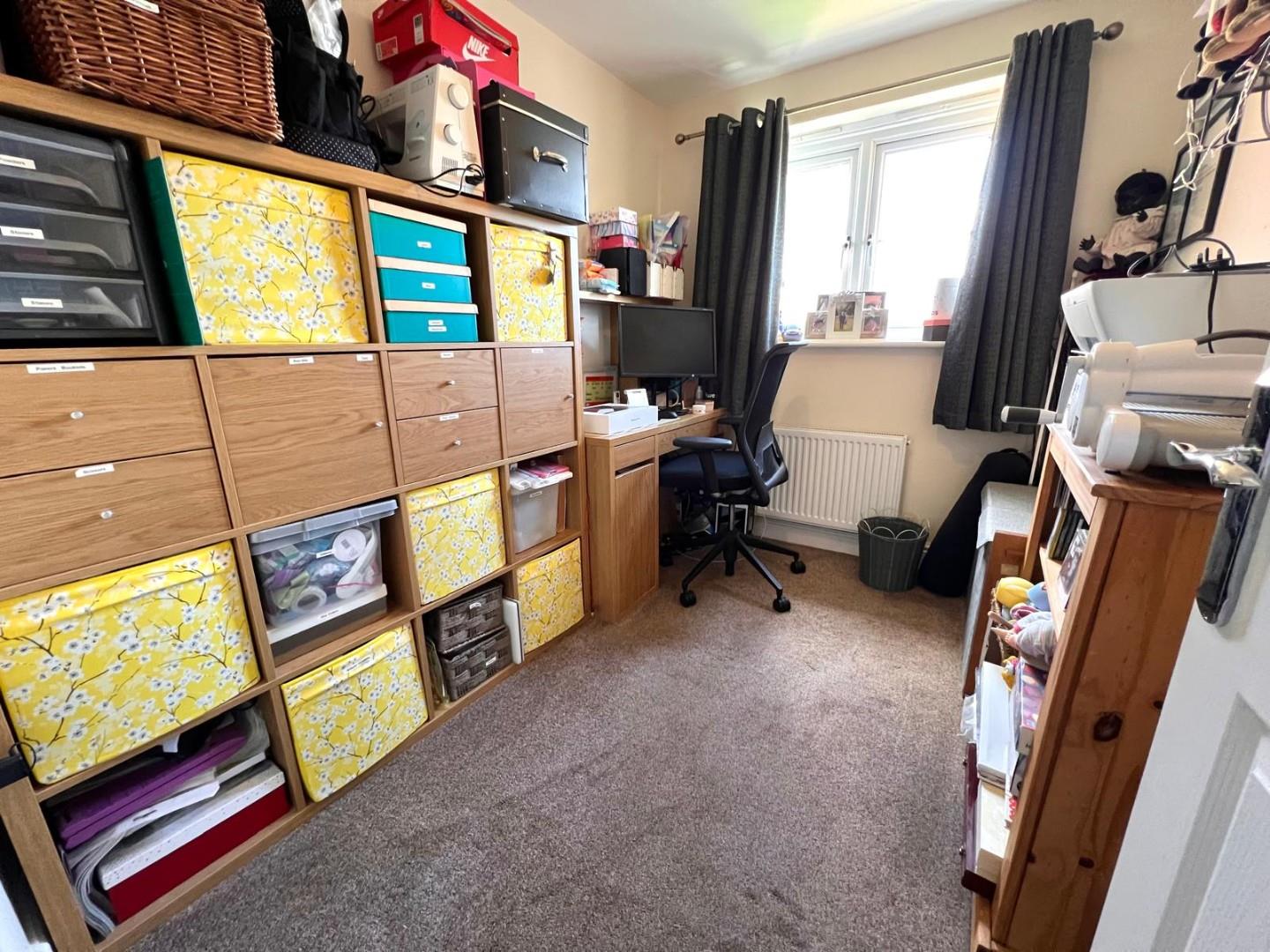 Thompson Close, St Crispin