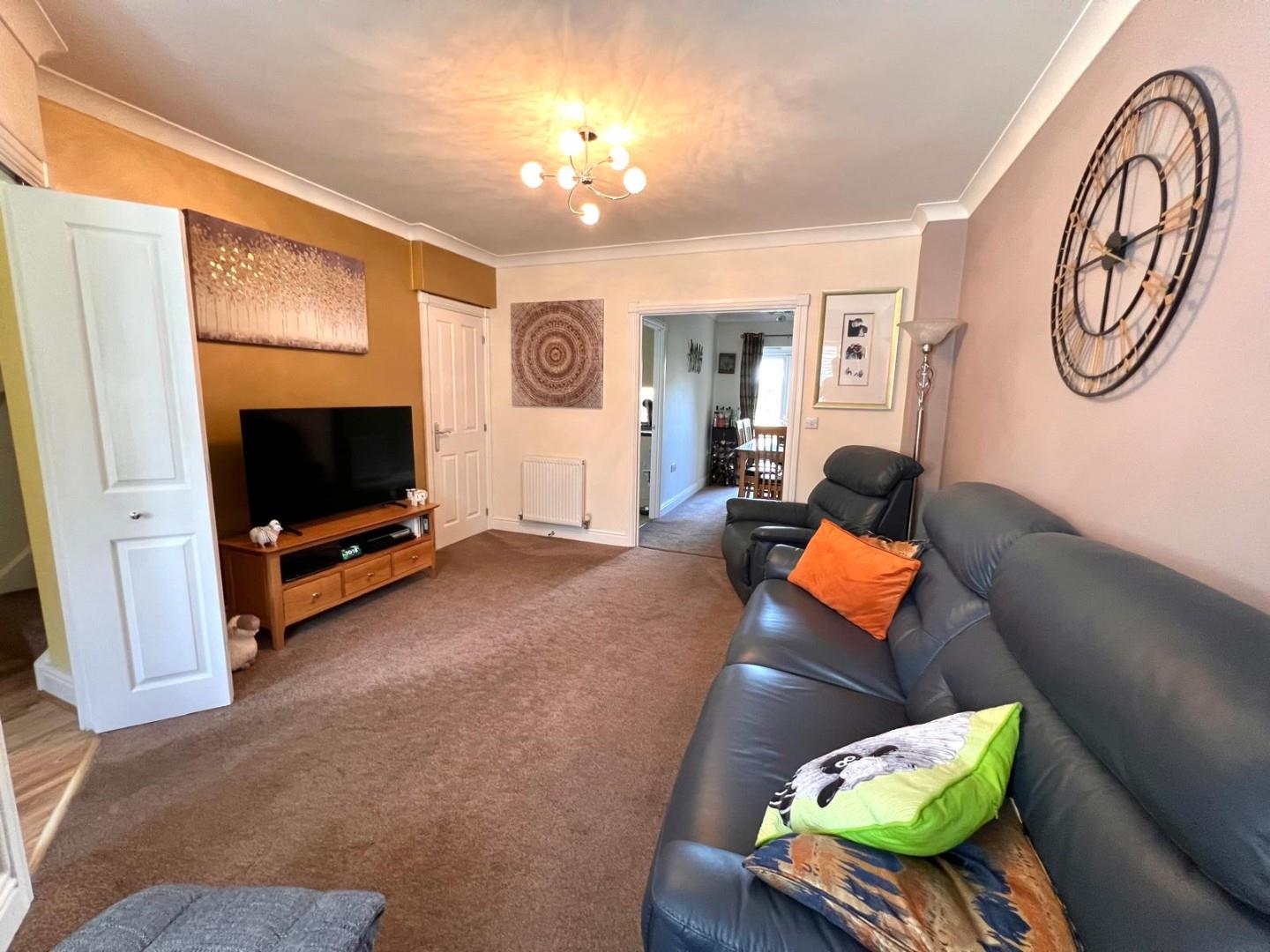 Thompson Close, St Crispin