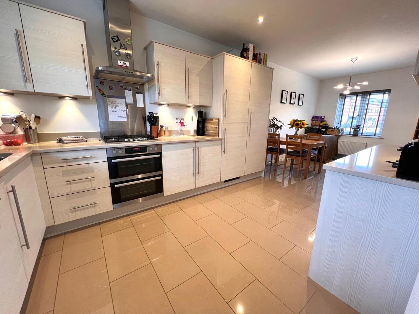 Jennings Close, St. Crispin