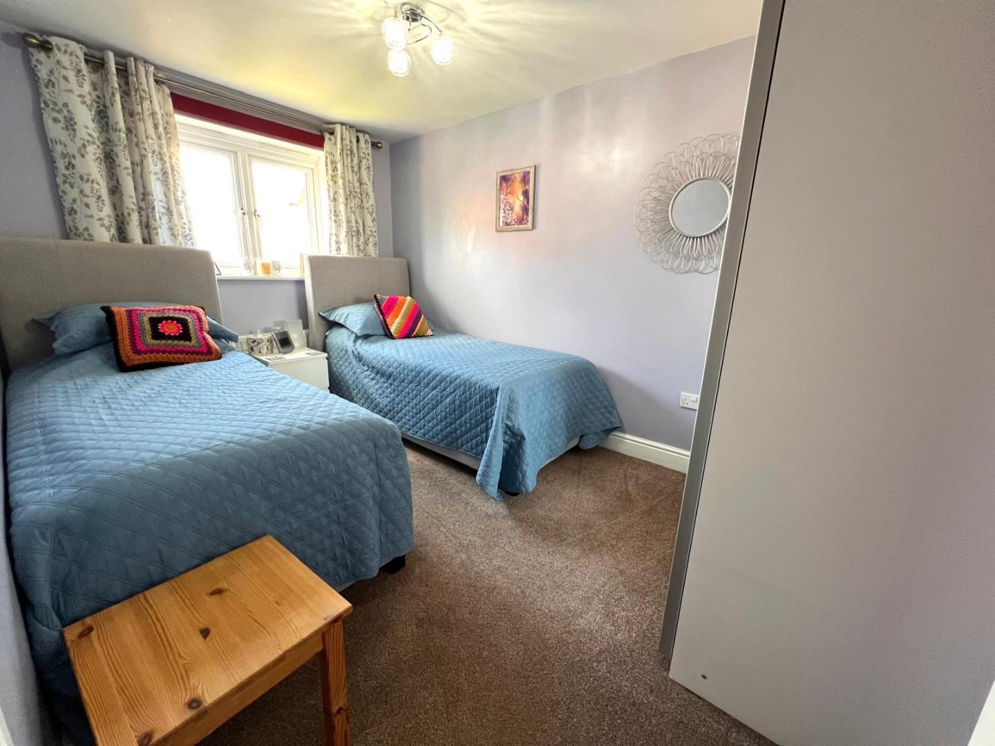 Thompson Close, St Crispin