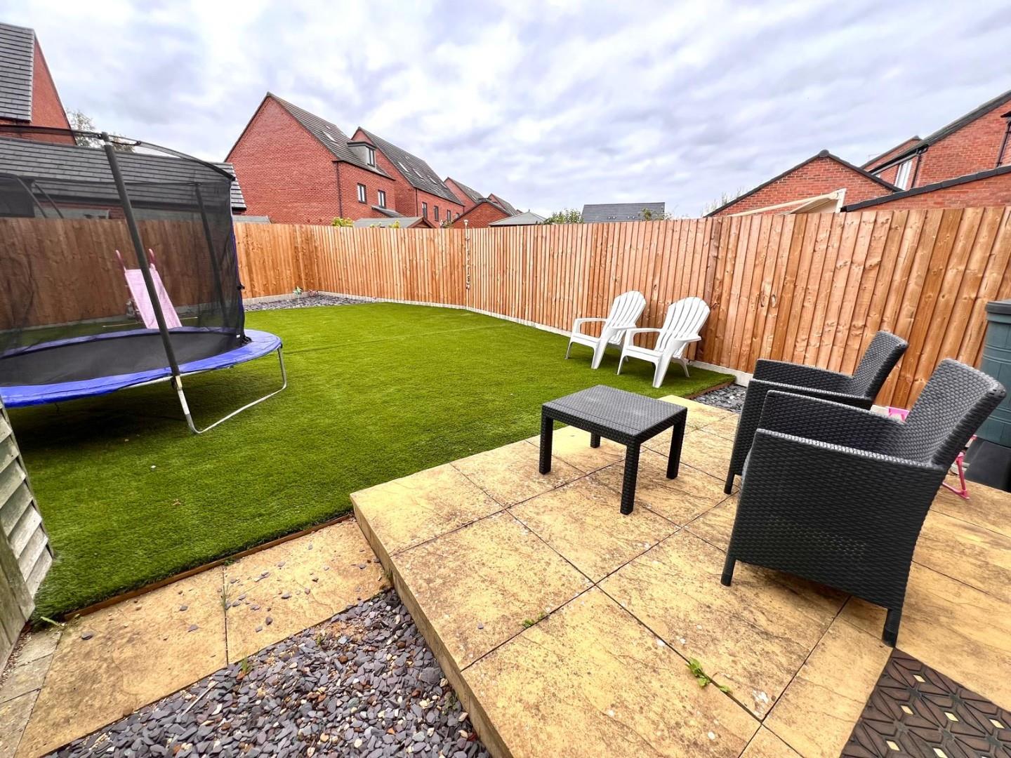 Kent Crescent, St. Crispin