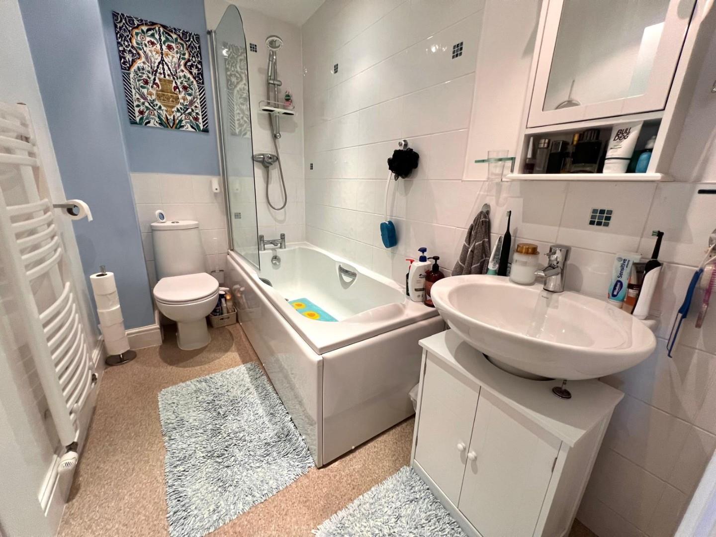 Thompson Close, St Crispin