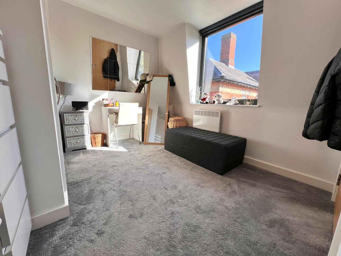 South Meadow Road, St. Crispin