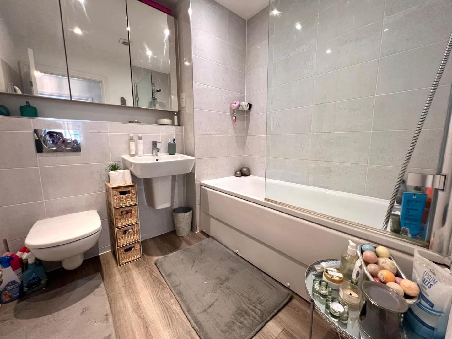 Ashby Wood Mews, Upton